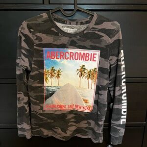 Abercrombie - CAMO Youth long sleeve size 9/10